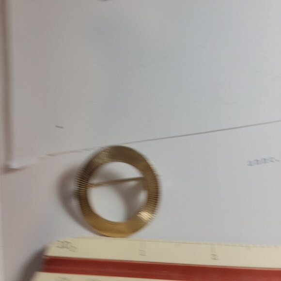 Circle of Life Mother and Daughter Brooch Pins Vintage - Picture 3 of 5